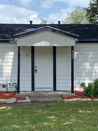 900 Carver Street, Mesquite TX 75149