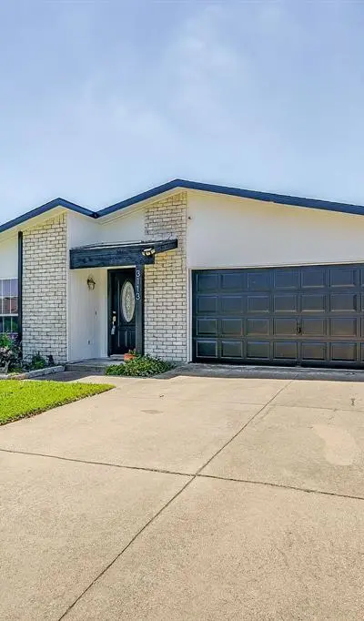 3113 Spring Grove Drive, Bedford TX 76021 - Photo 2