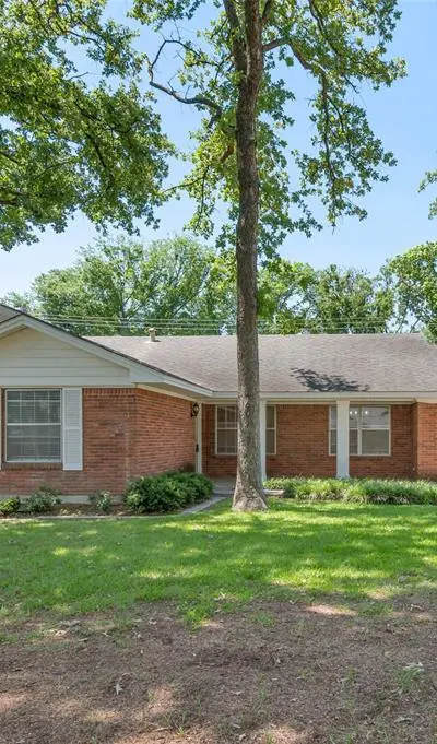2202 Foxcroft Circle, Denton TX 76209