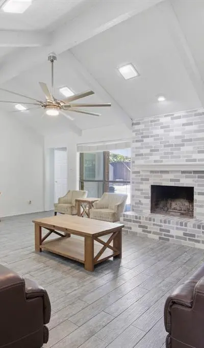 1211 Meadowview Drive, Euless TX 76039 - Photo 4