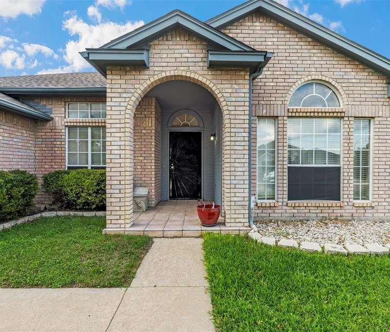 2315 Brisbane Drive, Arlington TX 76018