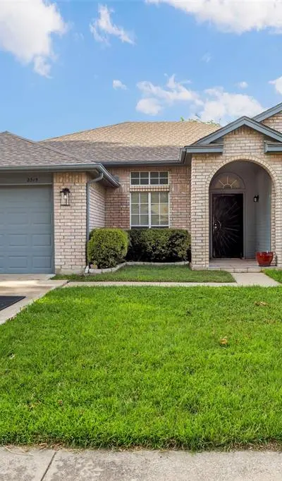 2315 Brisbane Drive, Arlington TX 76018 - Photo 2