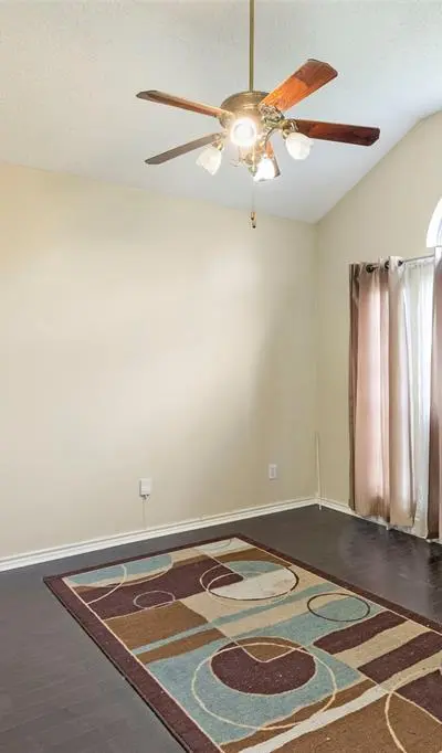 2315 Brisbane Drive, Arlington TX 76018 - Photo 4