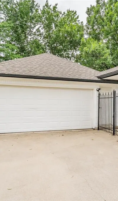 509 Aurora Drive, Euless TX 76039 - Photo 3