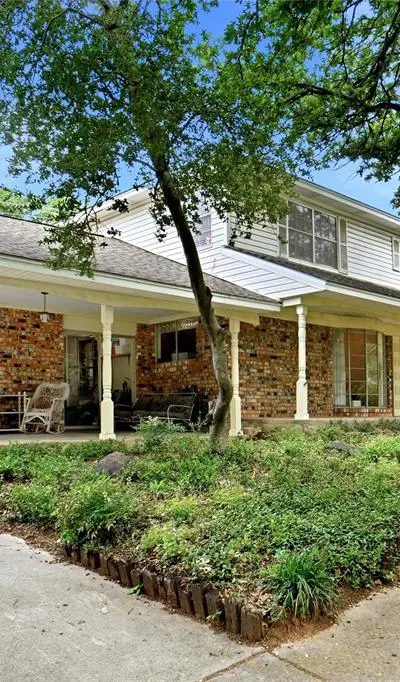 2105 Camelot Drive, Grapevine TX 76051