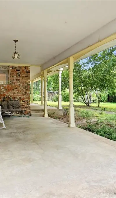 2105 Camelot Drive, Grapevine TX 76051 - Photo 2