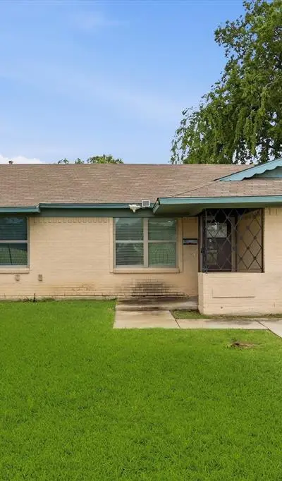 12135 Amsterdam Road, Farmers Branch TX 75234 - Photo 2