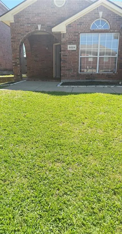 5029 Skymeadow Drive, Fort Worth TX 76135 - Photo 2