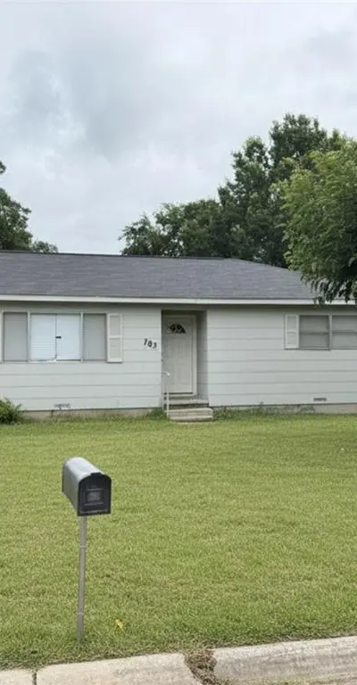 703 Walter Road, Gainesville TX 76240