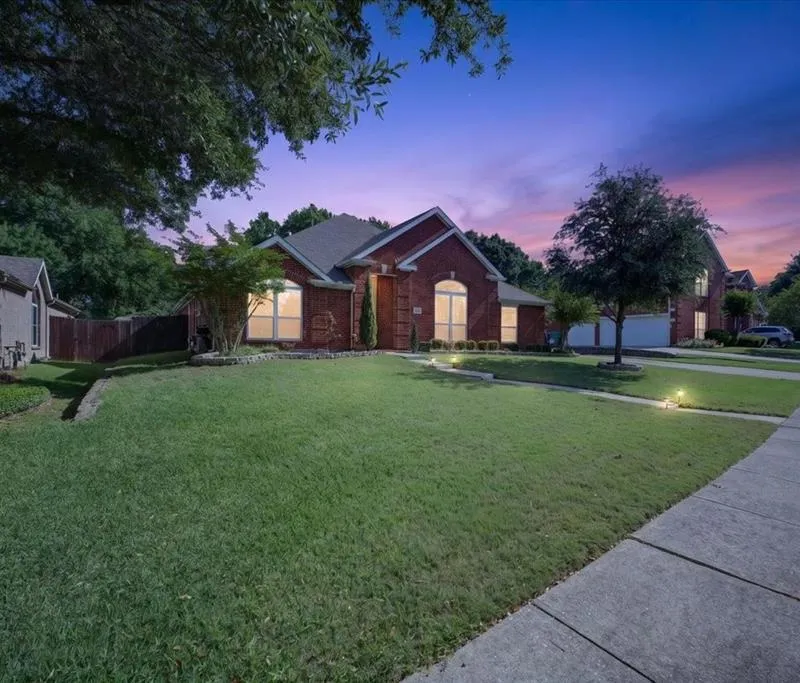913 Chapel Drive, Denton TX 76205