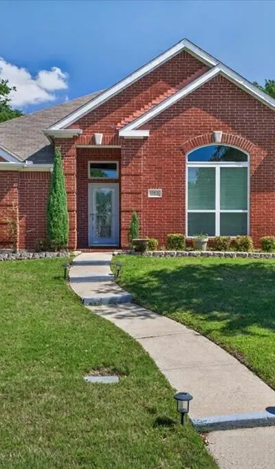 913 Chapel Drive, Denton TX 76205 - Photo 2