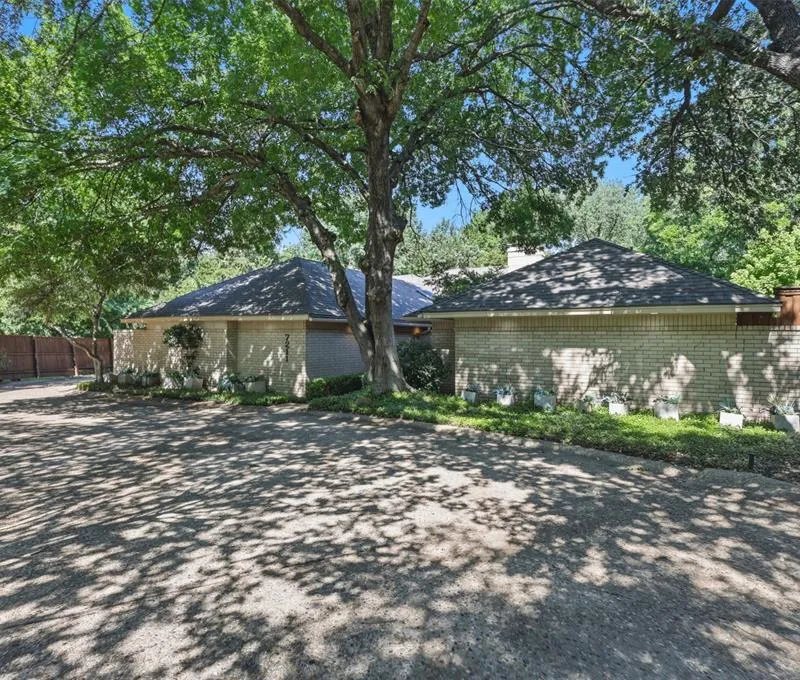 7211 Valley View Place, Dallas TX 75240