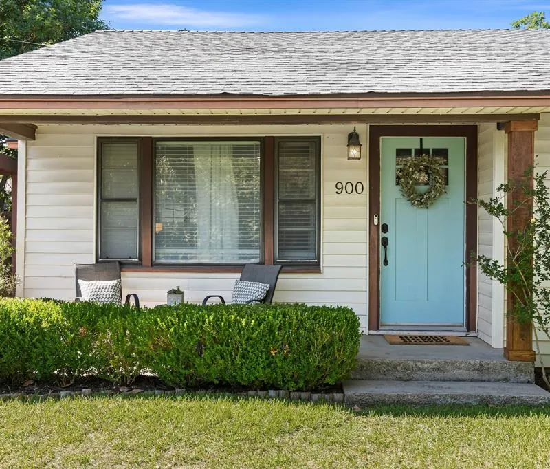 900 W Reeves, Decatur TX 76234