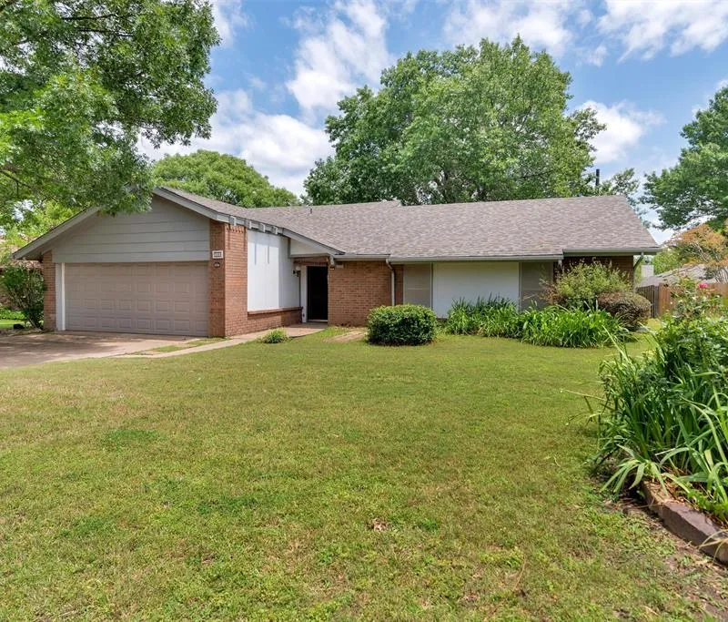 2009 Oak Creek Drive, Sherman TX 75092