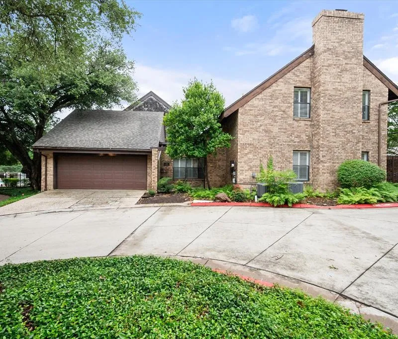 4241 Clear Lake Circle, Fort Worth TX 76109