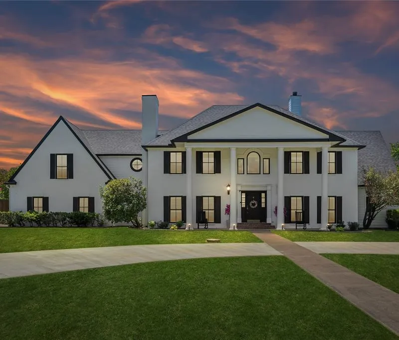 221 Carriage Hill Lane, Heath TX 75032