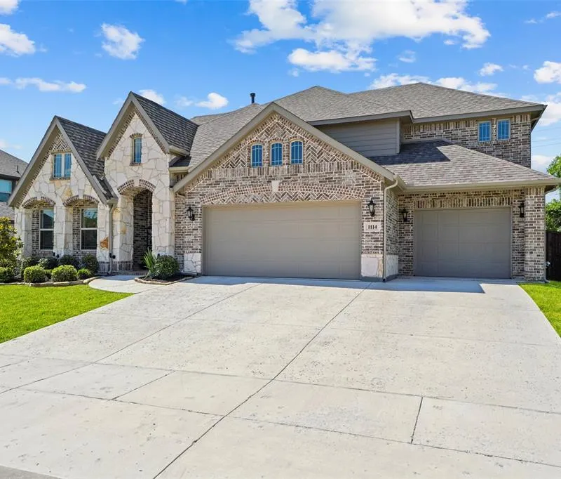 1114 Wrenwood Drive, Justin TX 76247