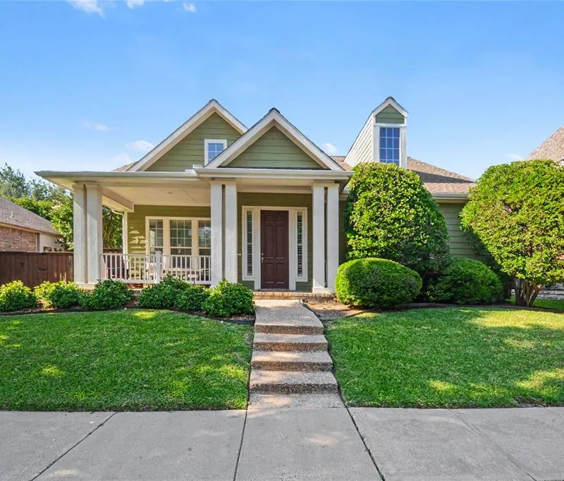 1729 Auburn Drive, Carrollton TX 75007