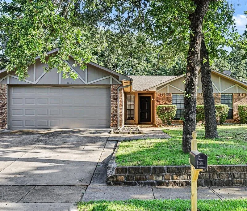 3716 Pinewood Street, Bedford TX 76021