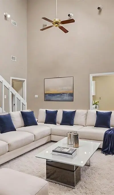 4917 Rockford Court, Arlington TX 76017 - Photo 4