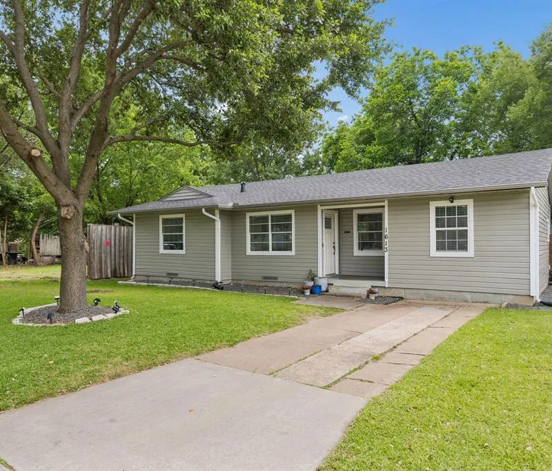 1613 Dale Place, Irving TX 75061
