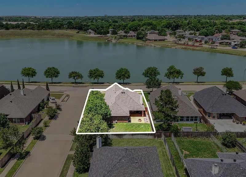 8552 Lake Springs Trail, Fort Worth TX 76053