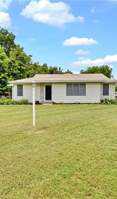 3041 Field Street, Haltom City TX 76117