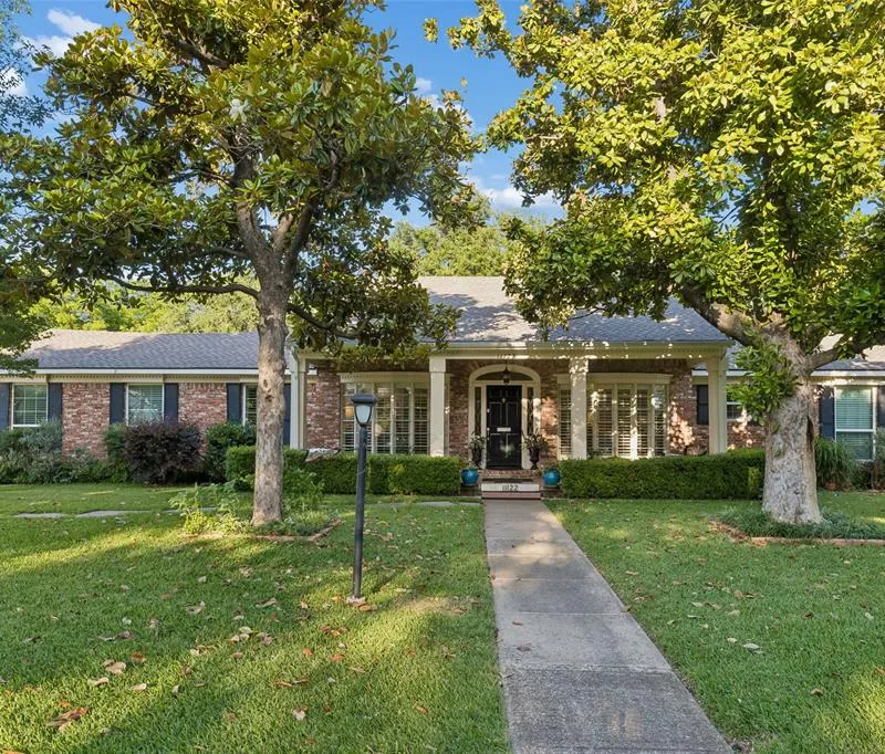 11122 Candlelight Lane, Dallas TX 75229