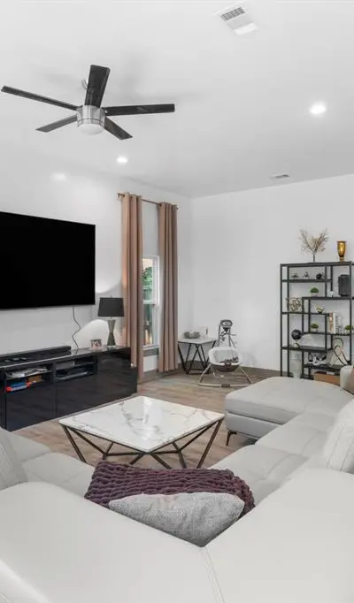 3904 Atlanta Street, Dallas TX 75215 - Photo 2
