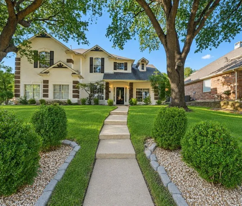 1905 Lakeway Drive, Rowlett TX 75088