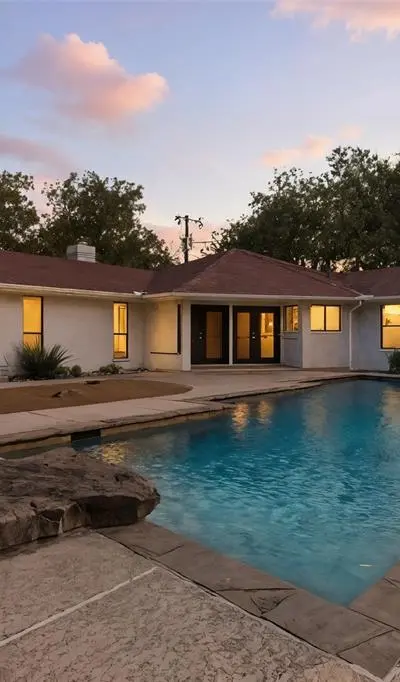 2201 Mistletoe Boulevard, Fort Worth TX 76110 - Photo 3
