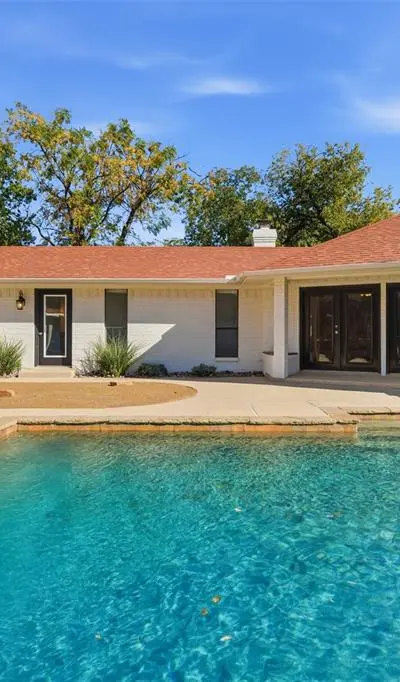 2201 Mistletoe Boulevard, Fort Worth TX 76110 - Photo 4