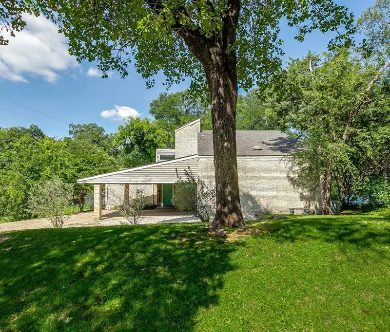 600 Eastcliff Drive, Euless TX 76040