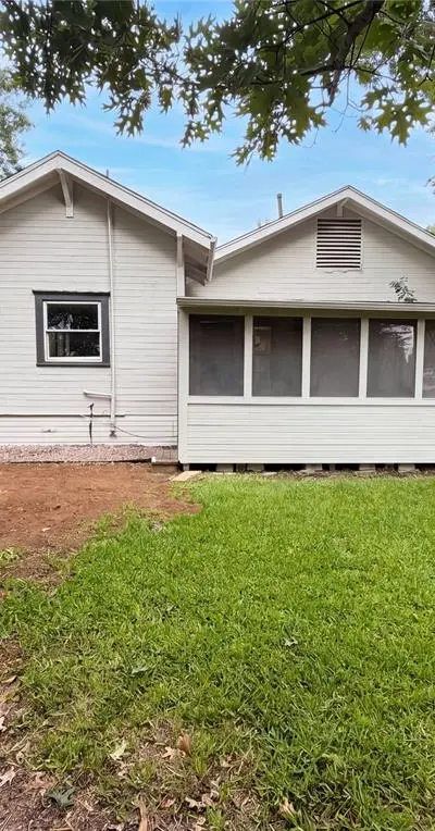 3919 Houston Street, Greenville TX 75401 - Photo 5