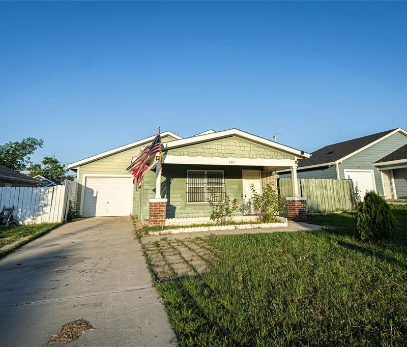 1315 Driess Street, Fort Worth TX 76104