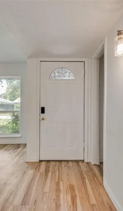 2103 Highbury Road, Carrollton TX 75007 - Photo 2