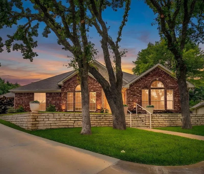 117 Countryside Court, Weatherford TX 76087