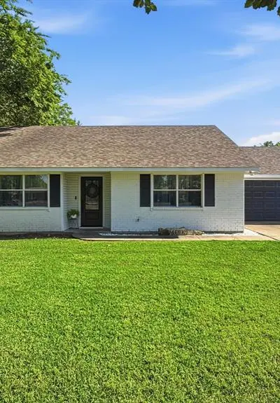 704 W Bells Boulevard, Bells TX 75414