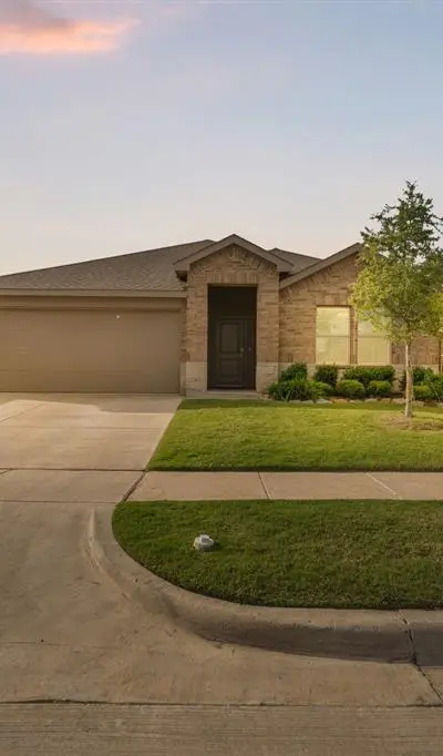 806 Peighton Court, Cleburne TX 76033