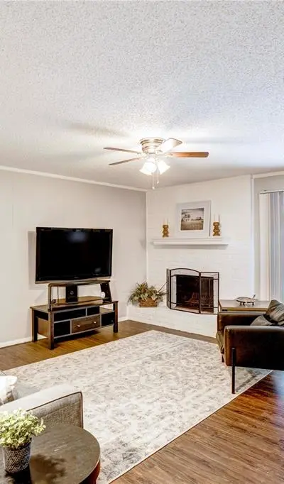 6028 Ridgecrest Drive, Watauga TX 76148 - Photo 5
