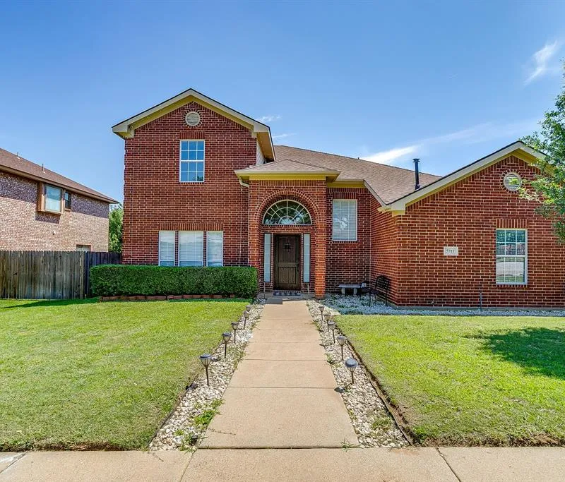5711 Homestead Road, Arlington TX 76017