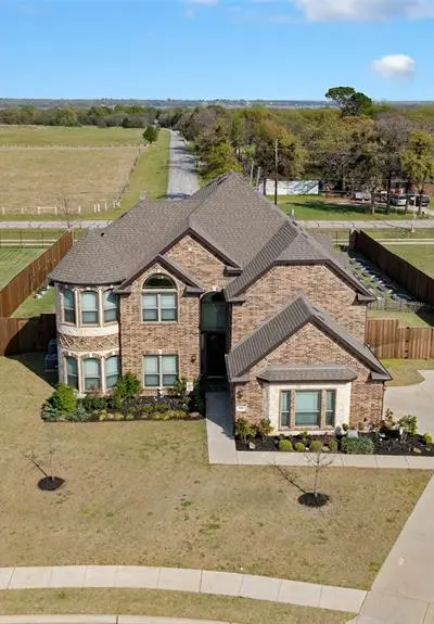 800 Beckington Drive, Shady Shores TX 76208 - Photo 2