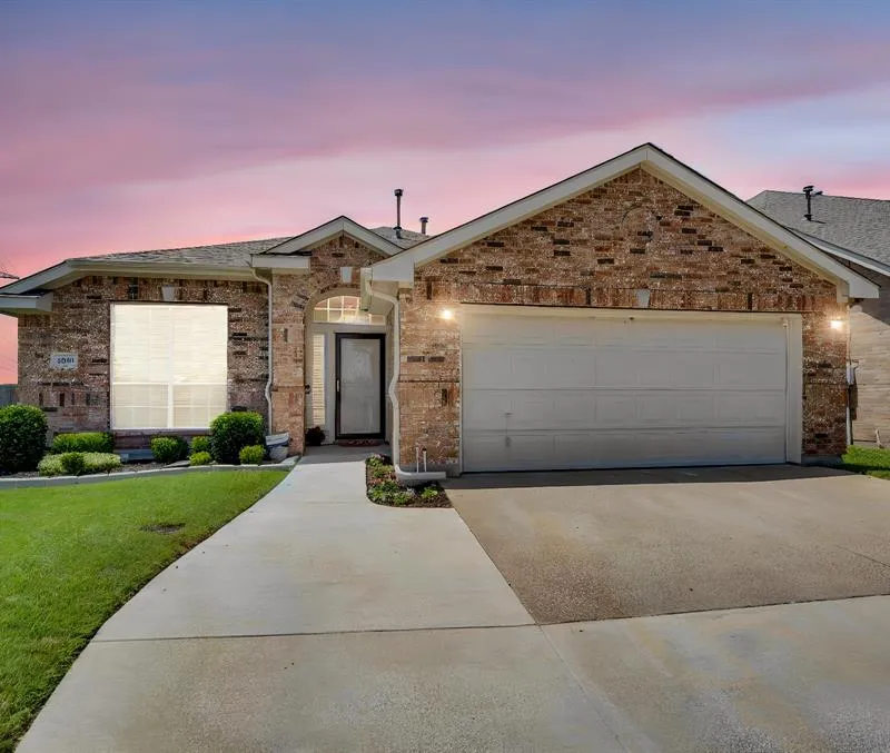 6516 Fairglen Drive, Arlington TX 76002