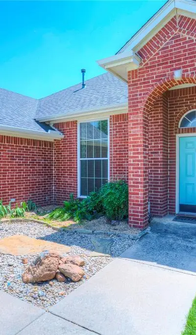 8628 Saranac Trail, Fort Worth TX 76118 - Photo 2