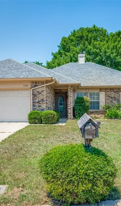 6709 Wayfarer Trail, Fort Worth TX 76137