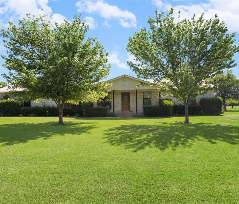 145 Rs County Road 3445, Emory TX 75440