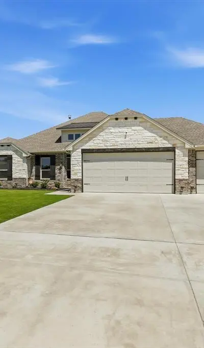 11616 Caracal Drive, Godley TX 76044 - Photo 2