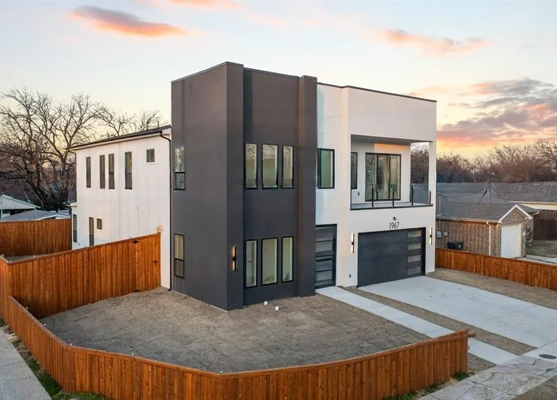 1967 Gallagher Street, Dallas TX 75212