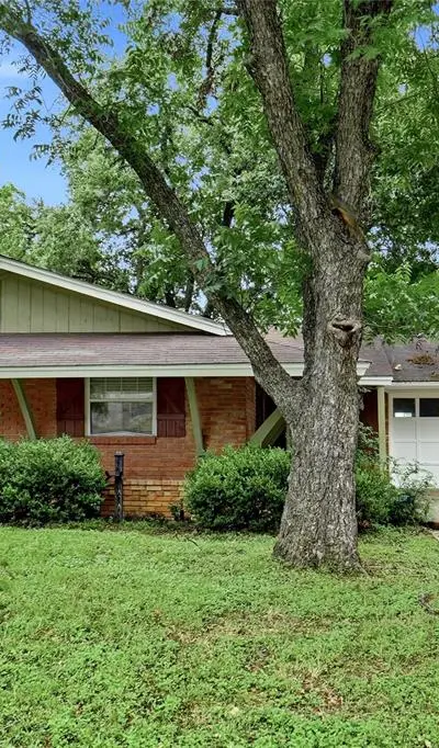 2222 Woodoak Drive, Irving TX 75060