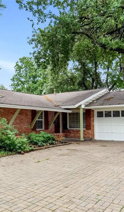 2222 Woodoak Drive, Irving TX 75060 - Photo 2